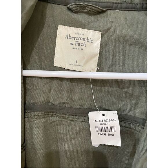 NWT Abercrombie and Fitch Lightweight Cargo pocket jacket size small - Picture 2 of 4